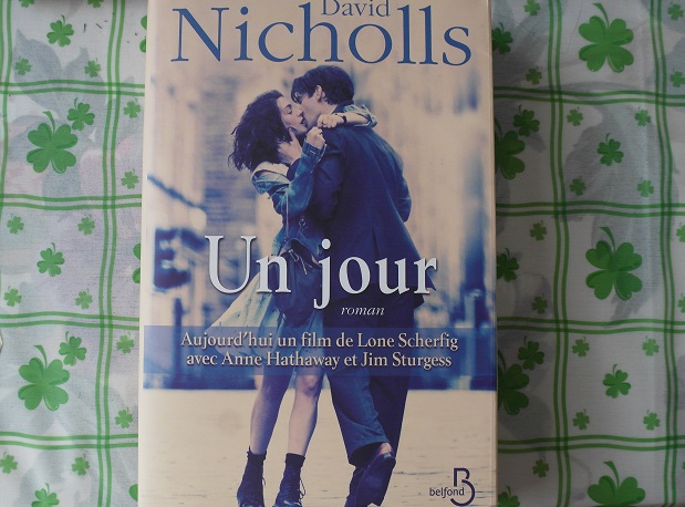 Un Jour (One day French edition), Broche 