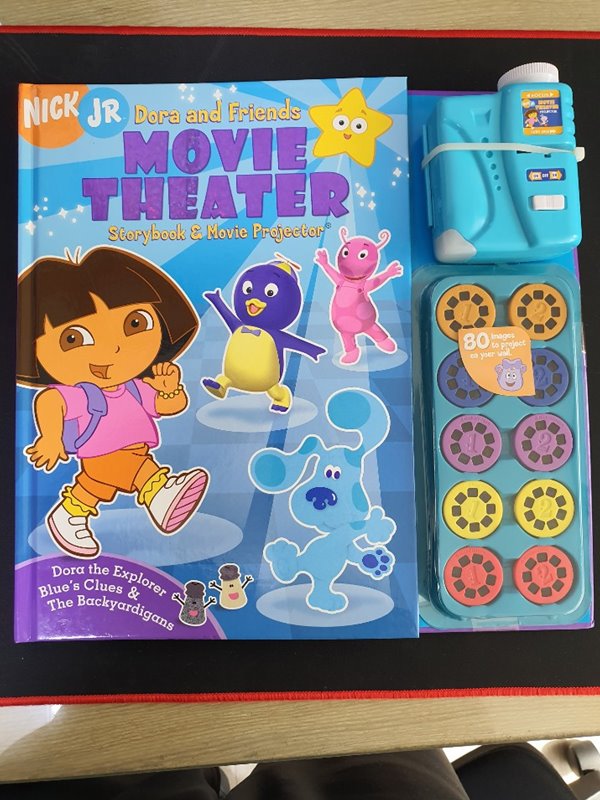 Nick Jr. Dora &amp;ampamp Friends Movie Theater Storybook &amp;ampamp Movie Projector