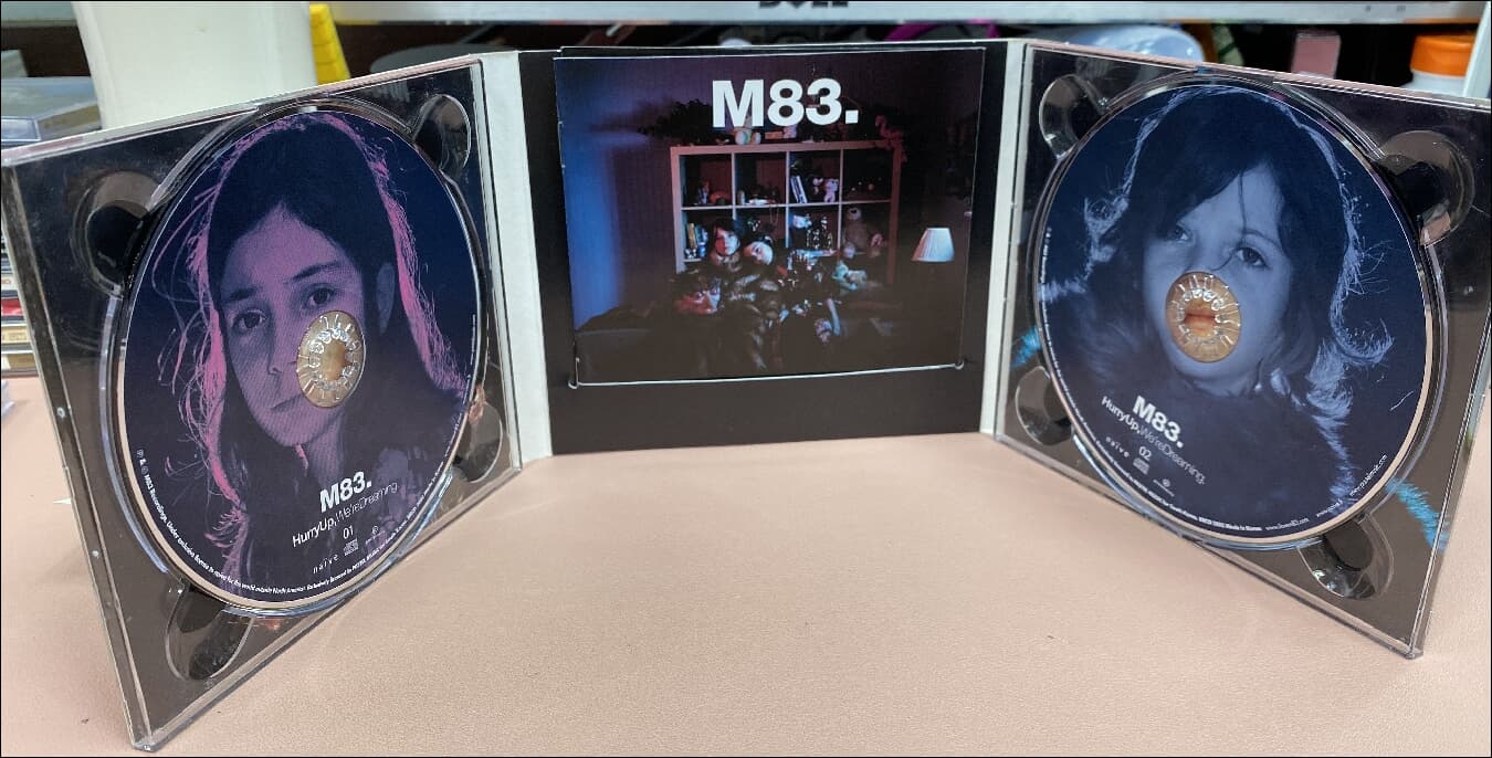 M83 - Hurry Up, We're Dreaming. (2cd)