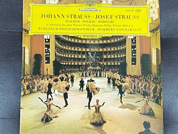 [LP] 카라얀 - Karajan - Johann &amp; Josef Strauss Walzer, Polkas, Marsche LP [이태리반]
