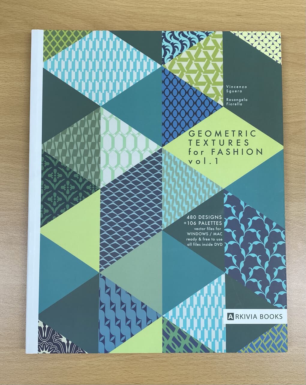 Geometric Textures For Fashion Vol.1 (pb) 패턴북