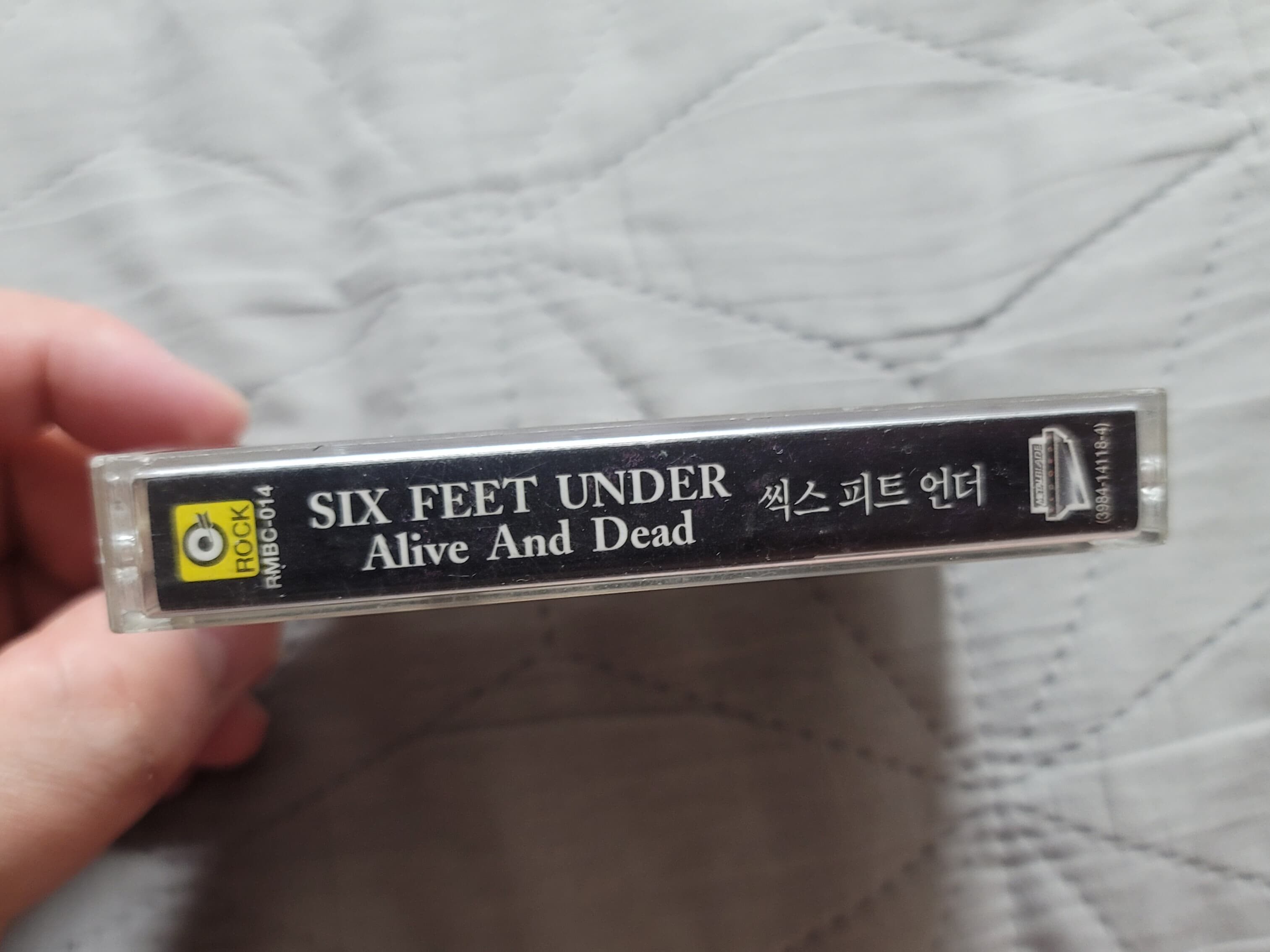 (카세트테이프) Six Feet Under - Alive and Dead