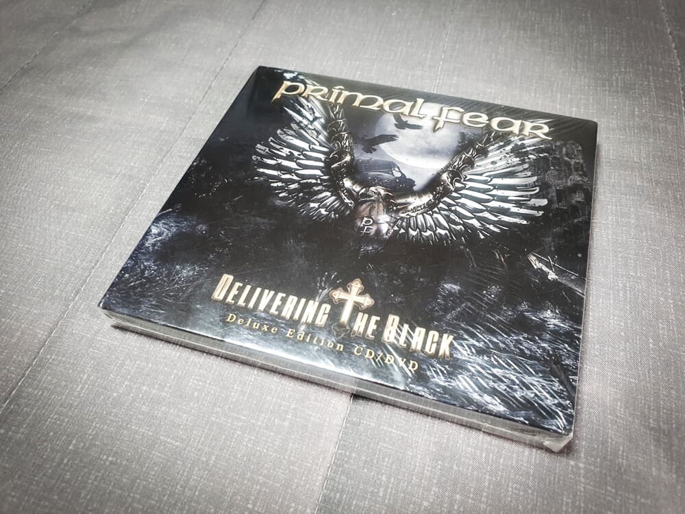 Primal Fear (프라이멀피어) - Delivering the Black (CD+DVD Deluxe Edition) [수입반/미개봉신품]