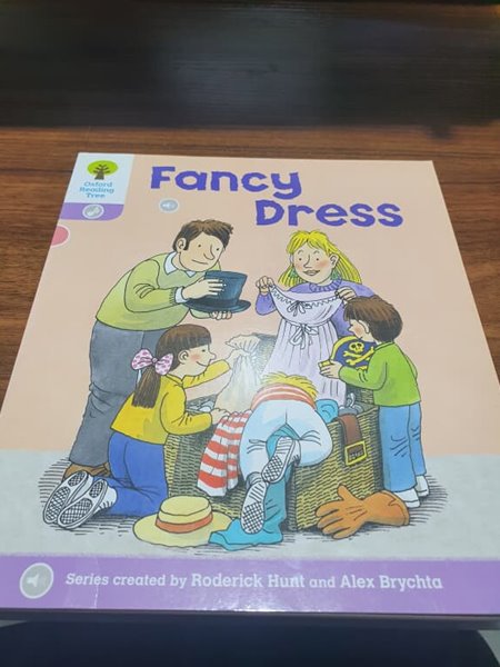 Oxford Reading Tree: Level 1+: Patterned Stories: Fancy Dress (리딩펜버전)
