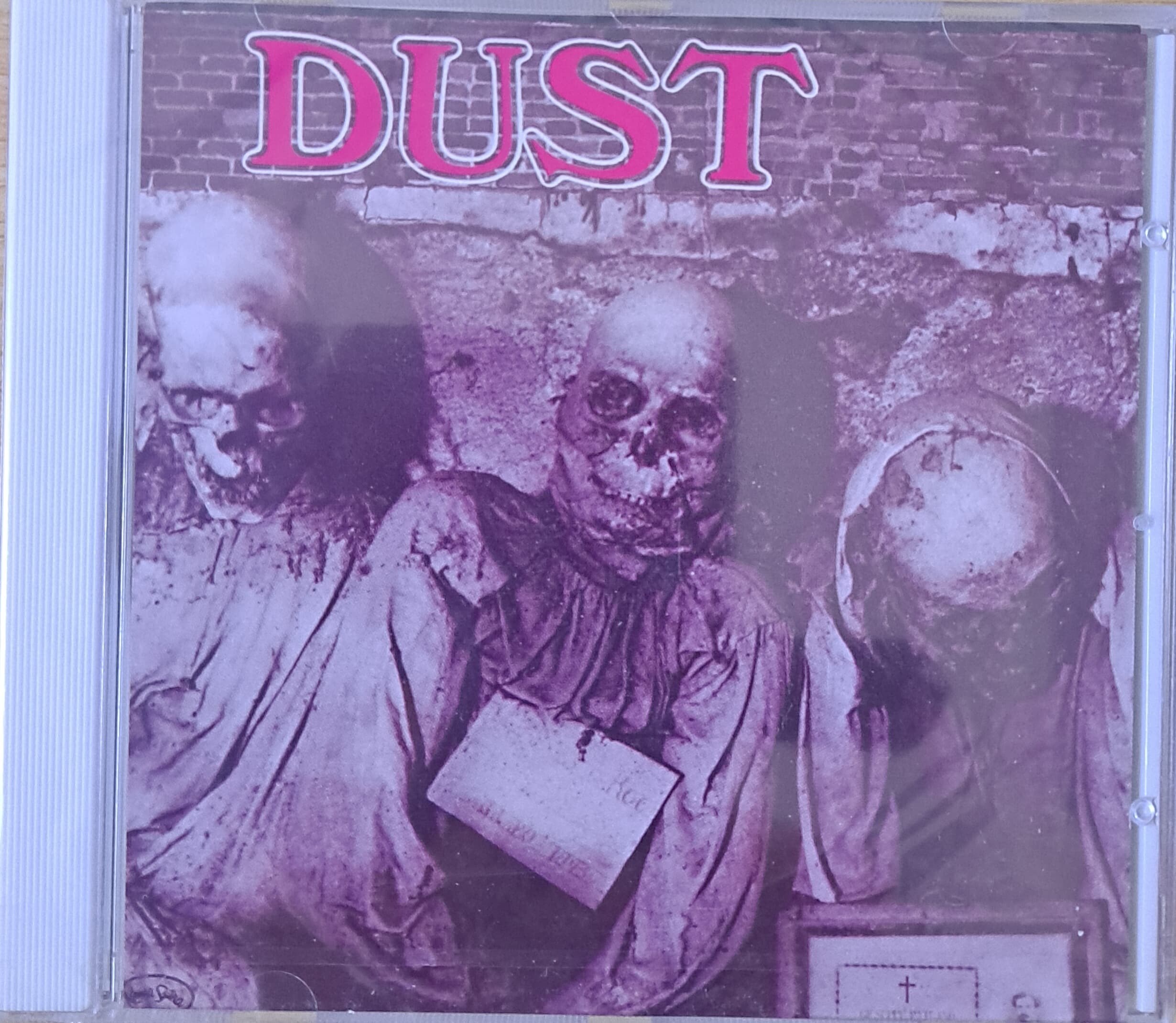 DUST/DUST