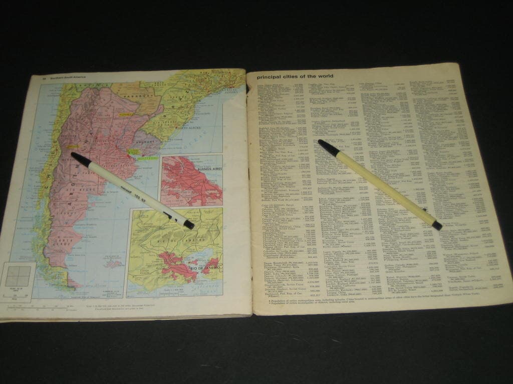 Quick Reference World Atlas Rand Mcnally  랜드 맥널리 세계지도 세계의 주요 국가 및 지역 / Rand McNally Vintage Reference Books