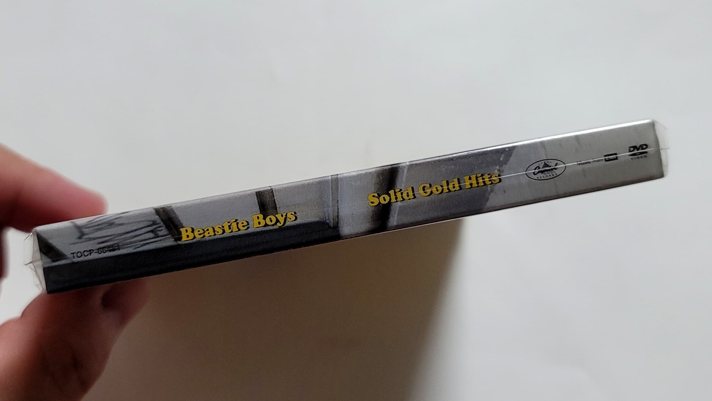 (일본반 CD+DVD, 스티커팩) The Beastie Boys - Solid Gold Hits