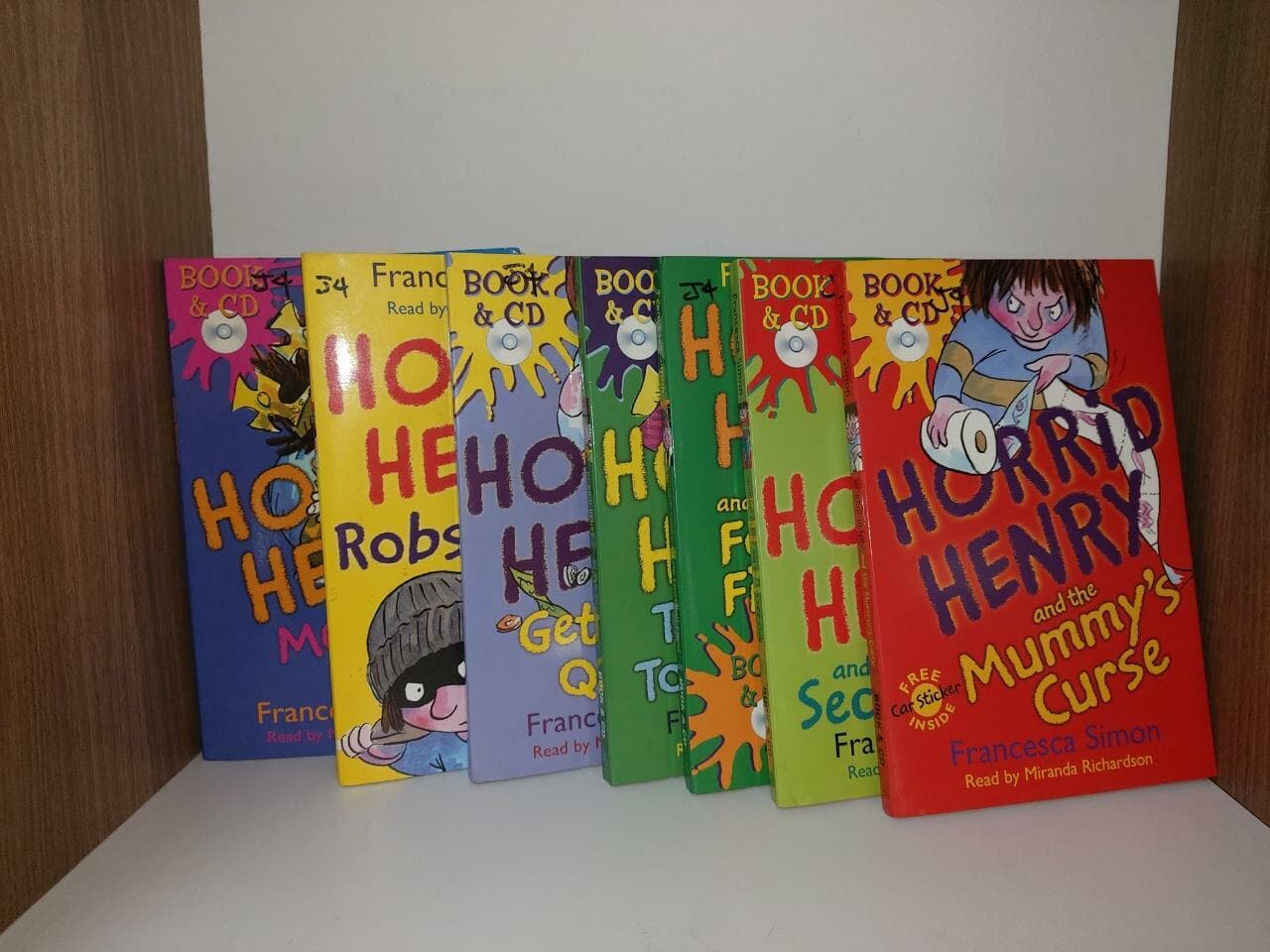 Horrid Henry Gets Rich Quick 17권, CD 17장, 워드북1권