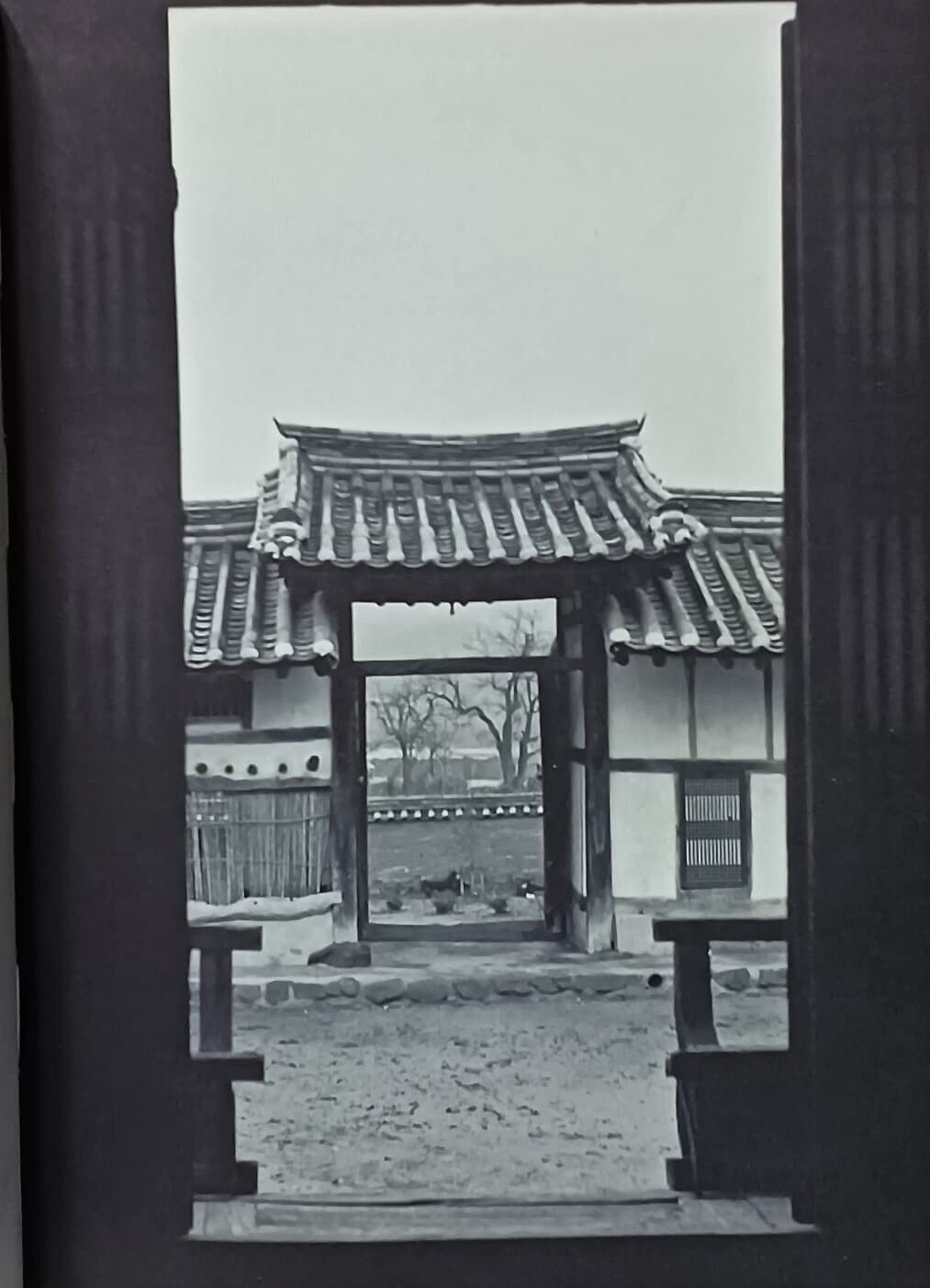 문(門) -이경재 사진집-한국건축의 공간과 통로-197/265/20,219쪽,하드커버-초판-아래설명참조-