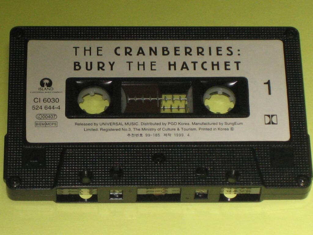 크랜베리스 the cranberries - Bury The Hatchet 카세트테이프