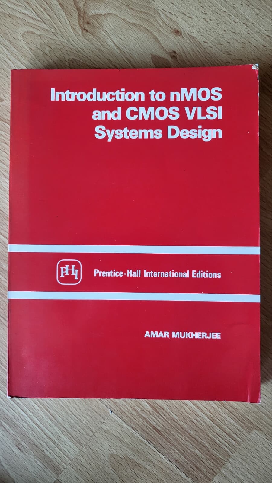 Introduction to nMOS and CMOS VLSI systems Design'