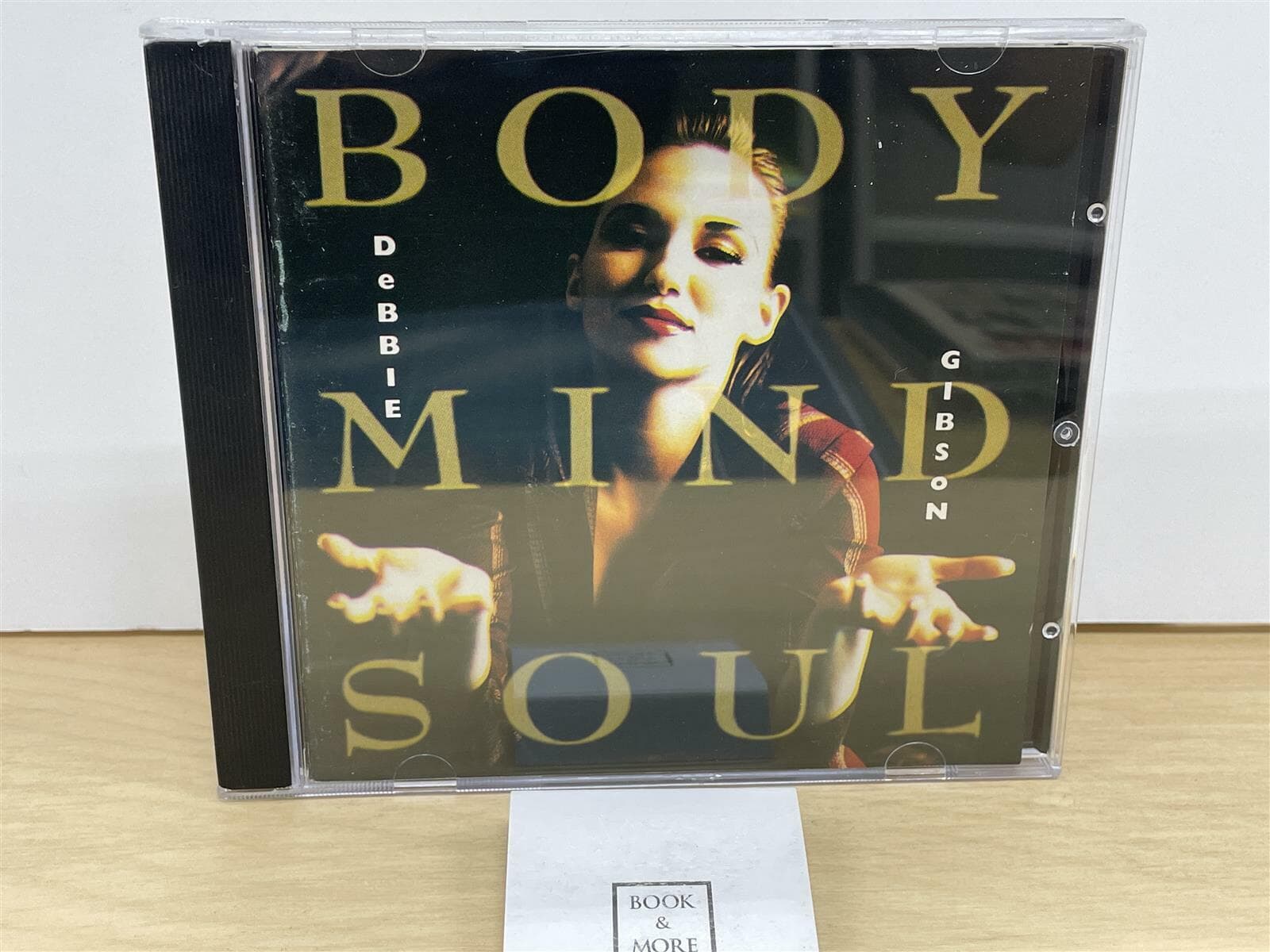 Body Mind Soul / Debbie Gibson /워너뮤직(WEA)  --  상태 : 상급