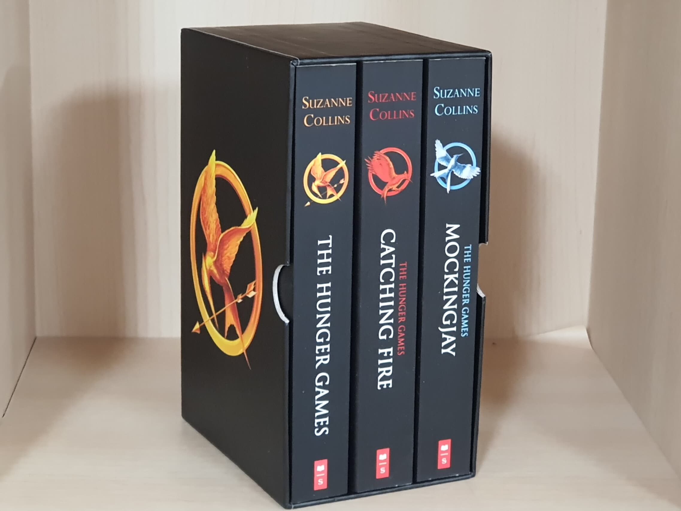 The Hunger Games Trilogy Box 1-3 set .....  ★ 미사용 완전 최상급. 음원파일도 드립니다 ★