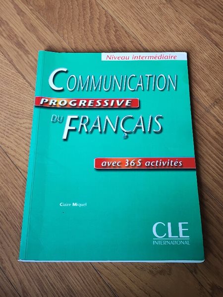 Communication Progressive du francais Niveau Intermediaire, Livre