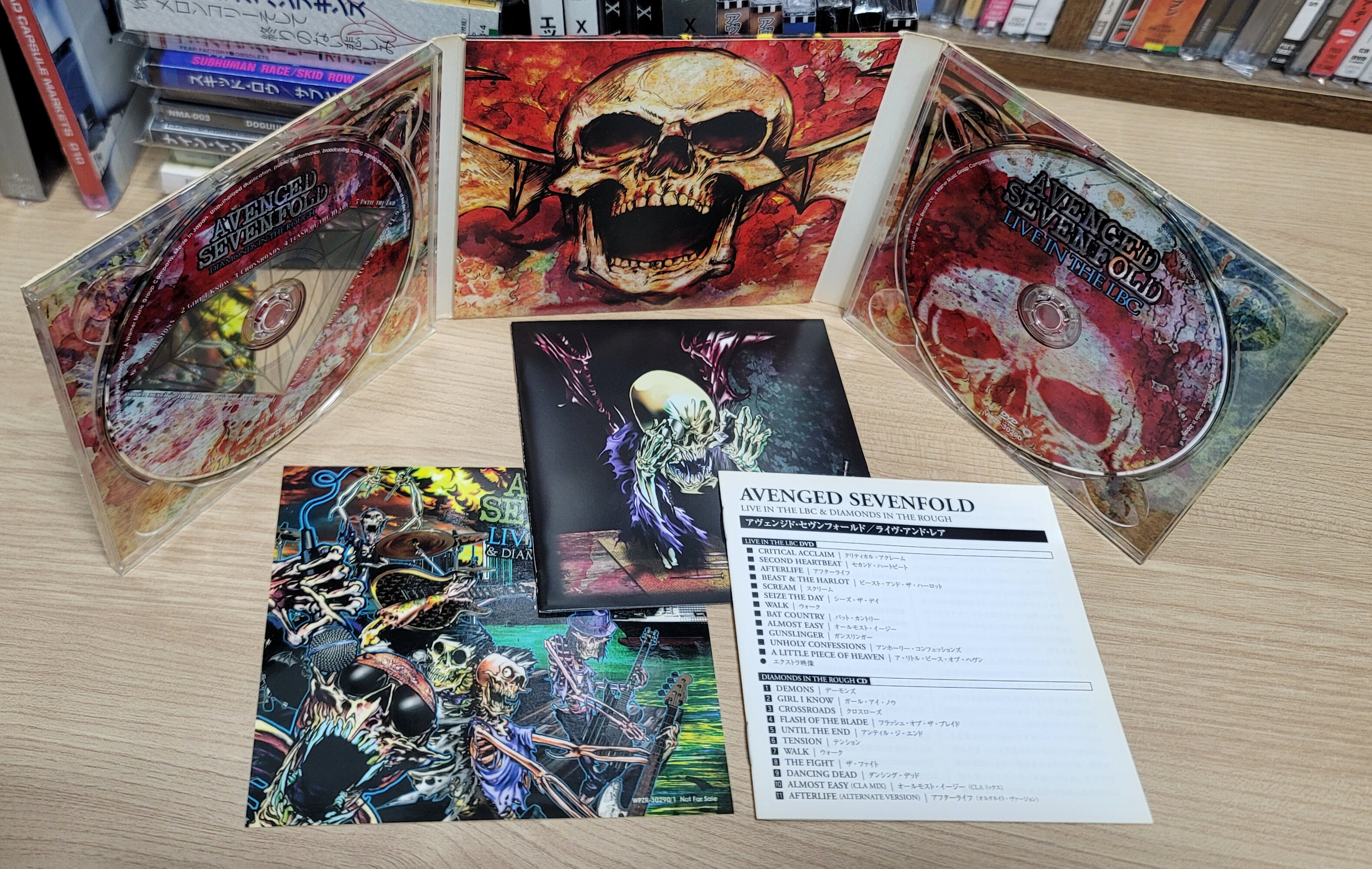 (일본반 CD+DVD / 커버아트 스티커 포함) Avenged Sevenfold - Live In The LBC & Diamonds In The Rough