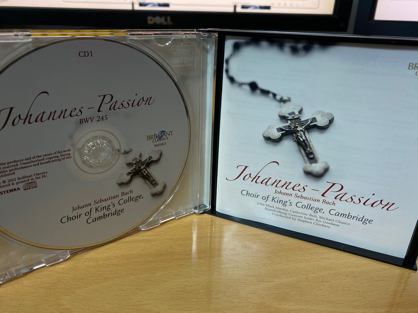 스테판 클레오버리 - Stephen Cleobury - Bach Johannes Passion 3Cds [2CD+1DVD] [E.U발매]