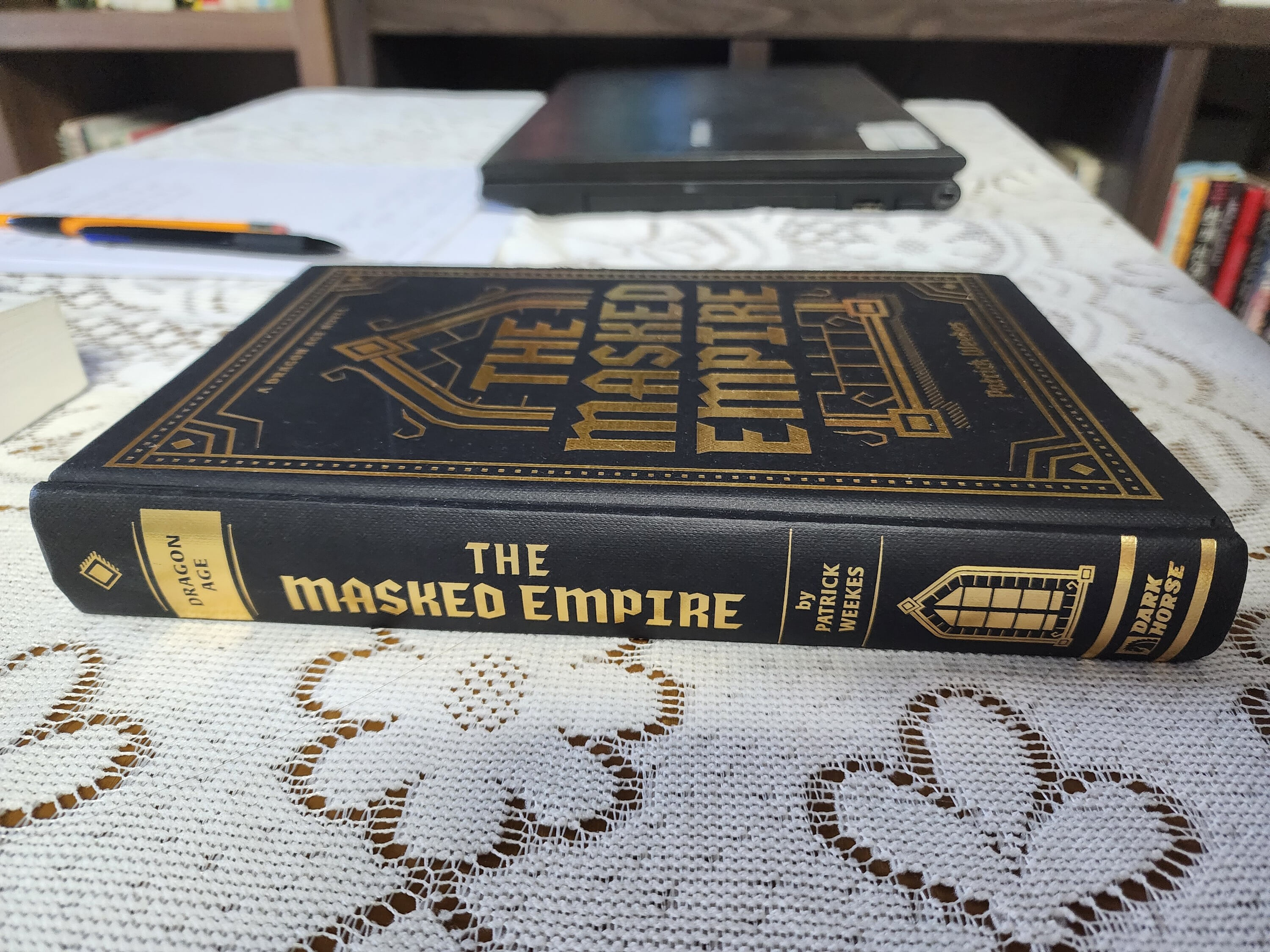 Dragon Age: The Masked Empire Deluxe Edition