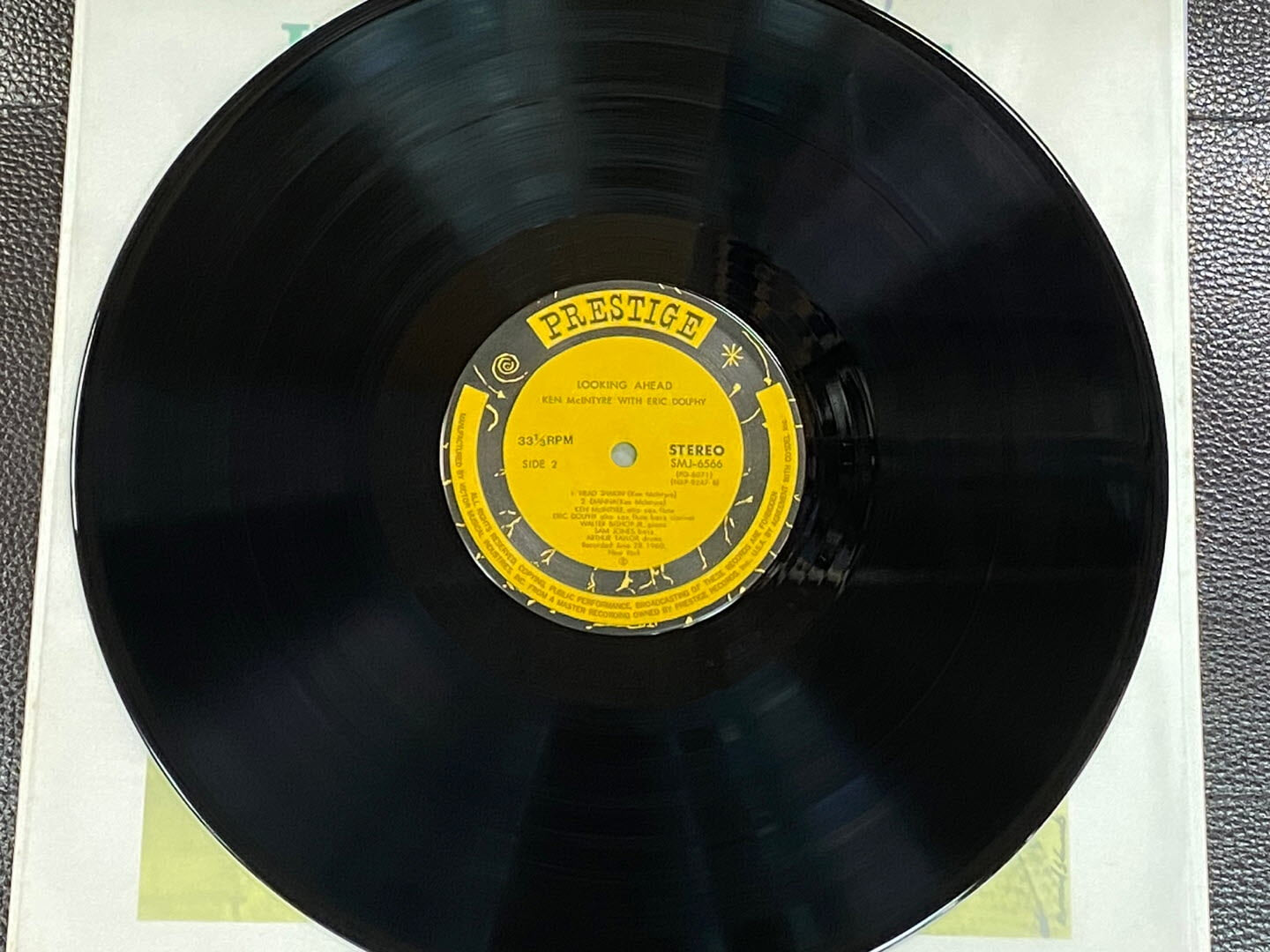 [LP] 켄 맥킨타이어,에릭 돌피 - Ken McIntyre With Eric Dolphy - Looking Ahead LP [일본반]