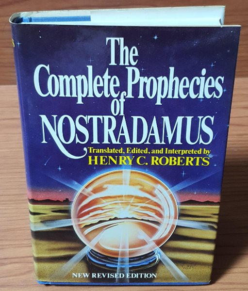 The Complete Prophecies of Nostradamus(영문판)