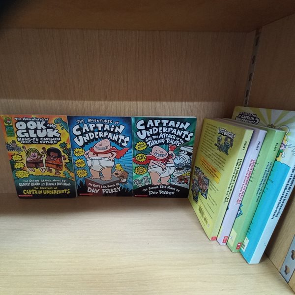 Captain Underpants  (캡틴 언더 팬츠 )7권세트