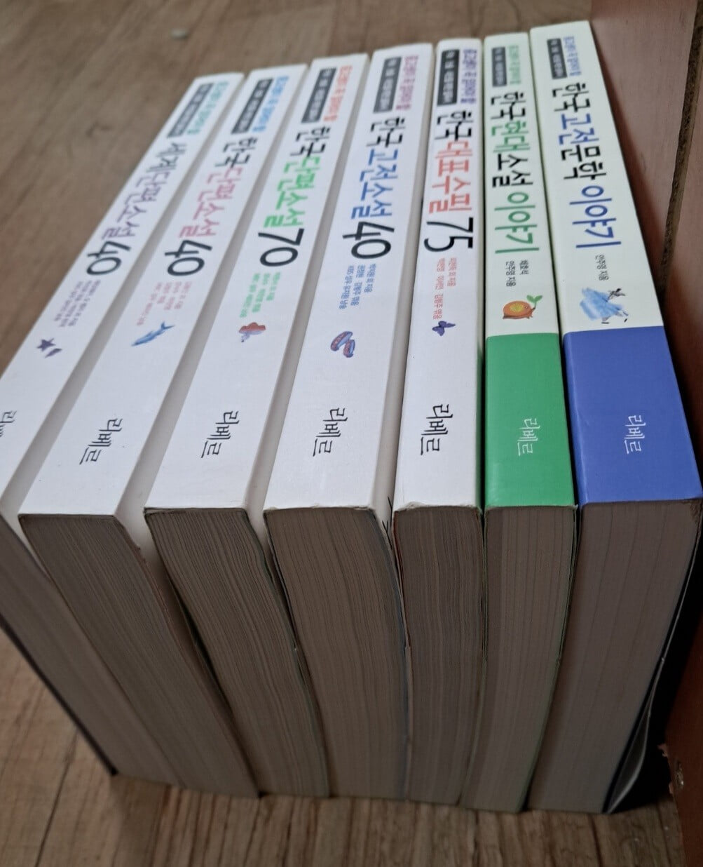 중고생이 꼭 알아야 할 수능.논술.내신을 위한 필독서:세계단편소설40.한국단편소설40.70.한국고전소설40.한국대표수필75.한국현대소설이야기.한국고전문학이야기총7권 세트