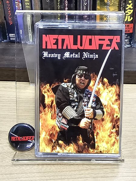 (수입반 / 미사용 카세트테이프 / 로고 핀버튼, 다운로드 쿠폰 포함) 메탈루시퍼 Metalucifer - Heavy Metal Ninja