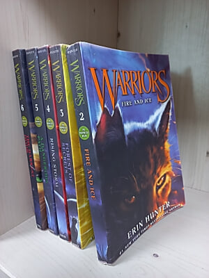 Warriors #2~#6 [5권] /Fire and Ice/Forest of Secrets/Rising Storm/A Dangerous Path/The Darkest Hour