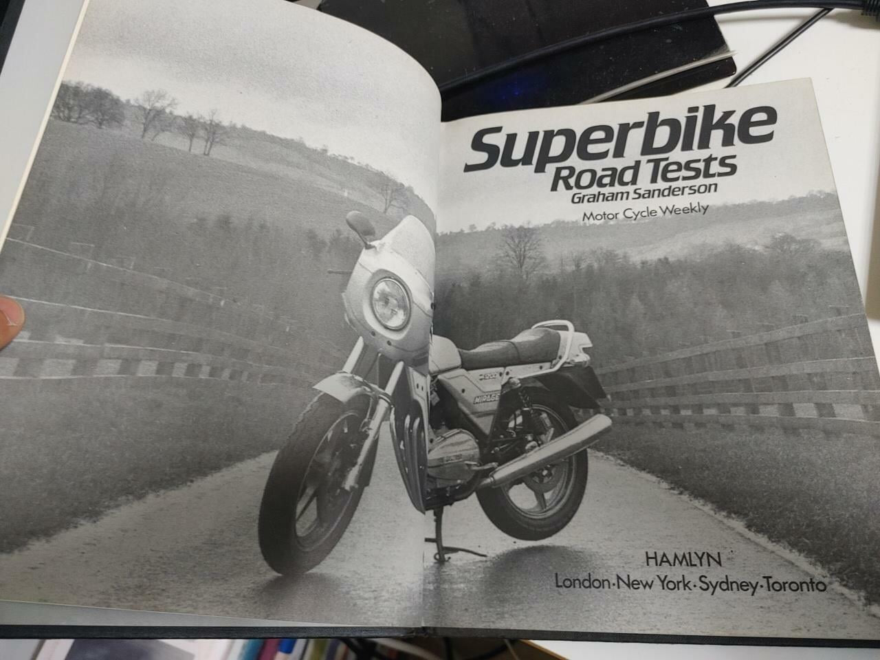 Superbike Road Tests | by Graham Sanderson (Author), Photos (Illustrator), Hamlyn, 1982