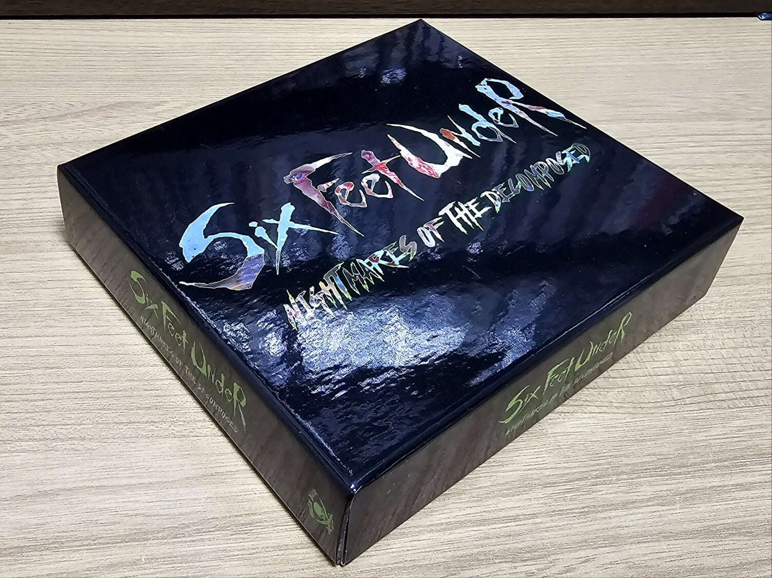 (한정판 / 박스세트) Six Feet Under - Nightmares Of The Decomposed (Deluxe Edition / 2CD+MD)