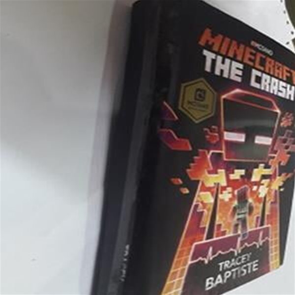 Minecraft: The Crash: An Official Minecraft Novel (An Official Minecraft Novel)